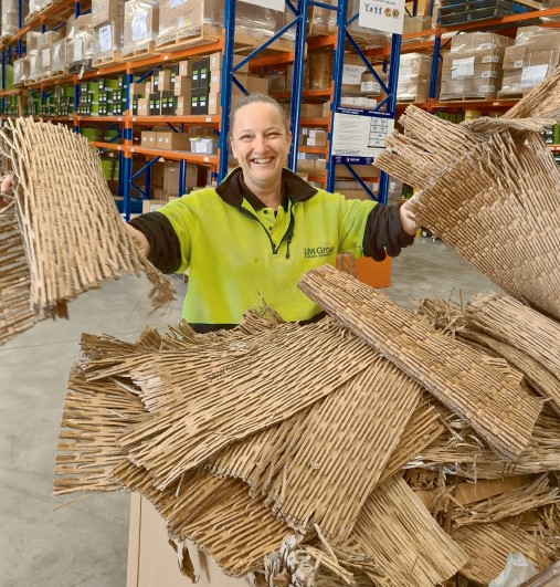 Sustainable packaging from waste cardboard – IMG